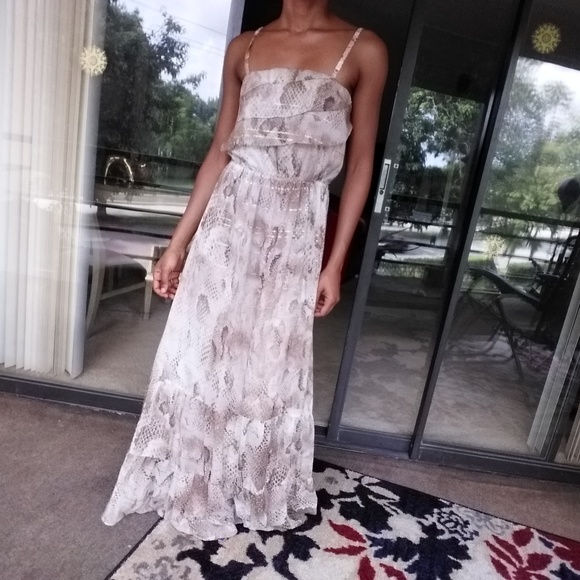 Gorgeous Flowy G by Guess dress - Picture 2 of 5